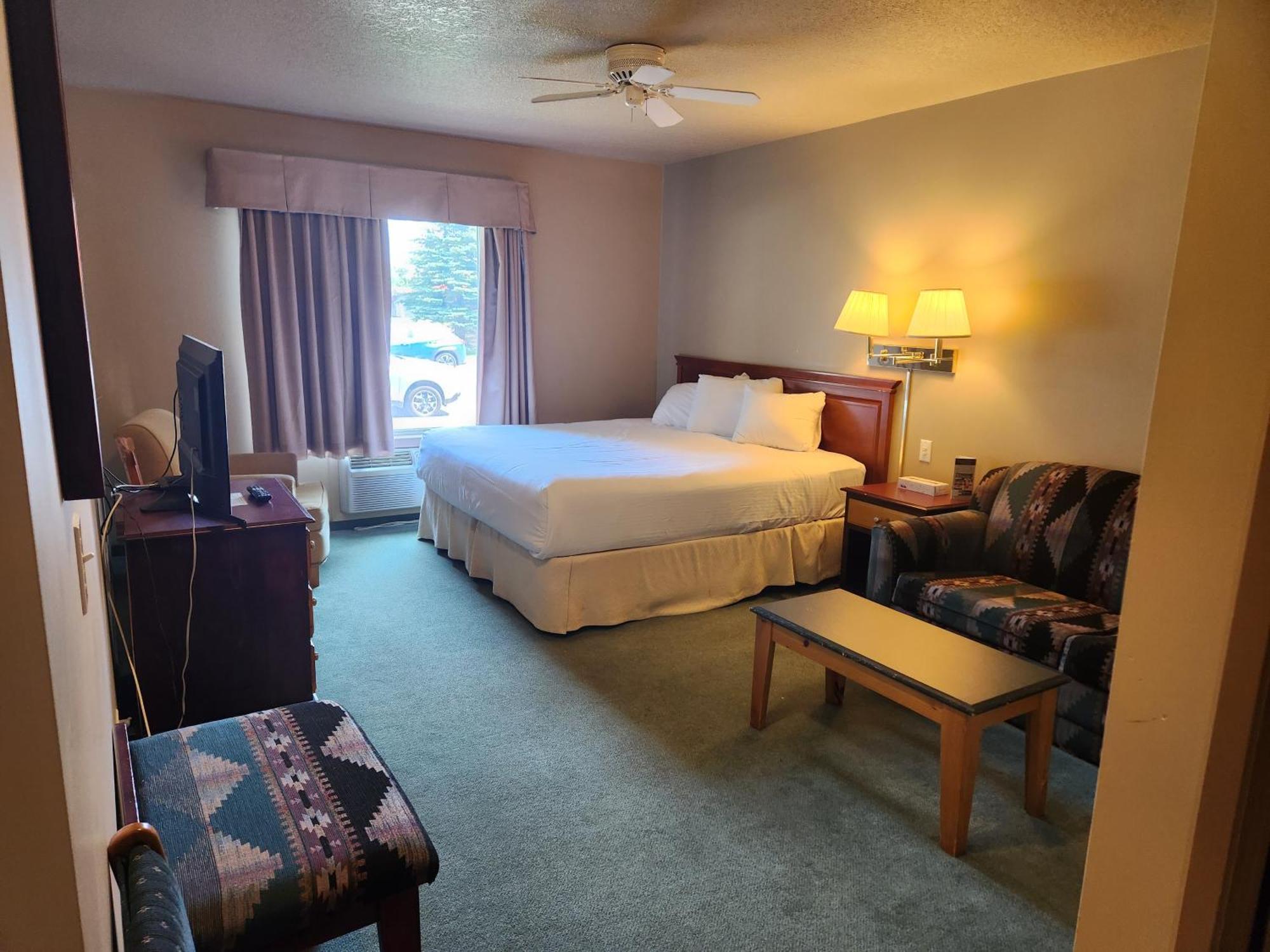 Waterton Lakes Lodge Resort Экстерьер фото