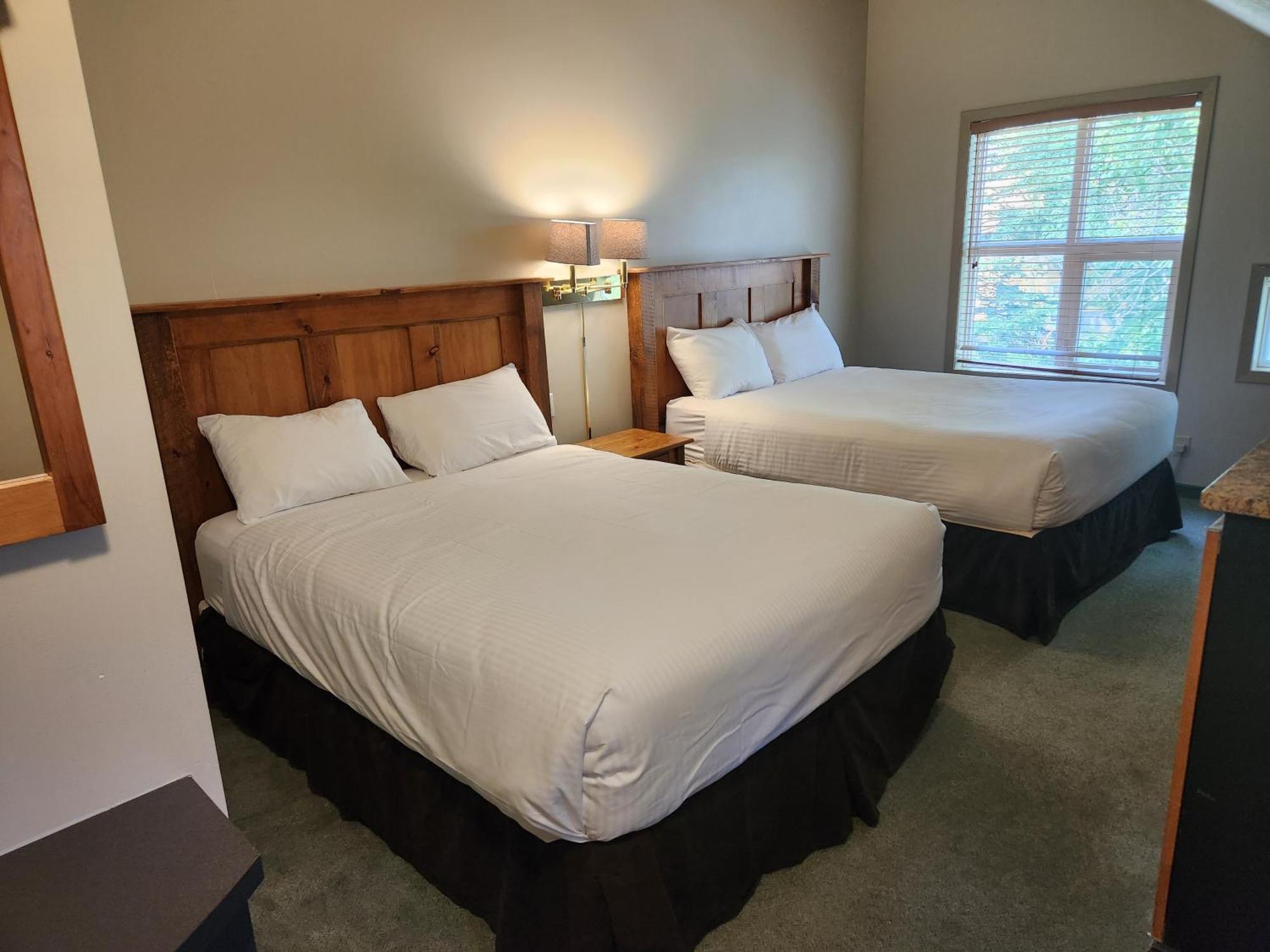 Waterton Lakes Lodge Resort Экстерьер фото