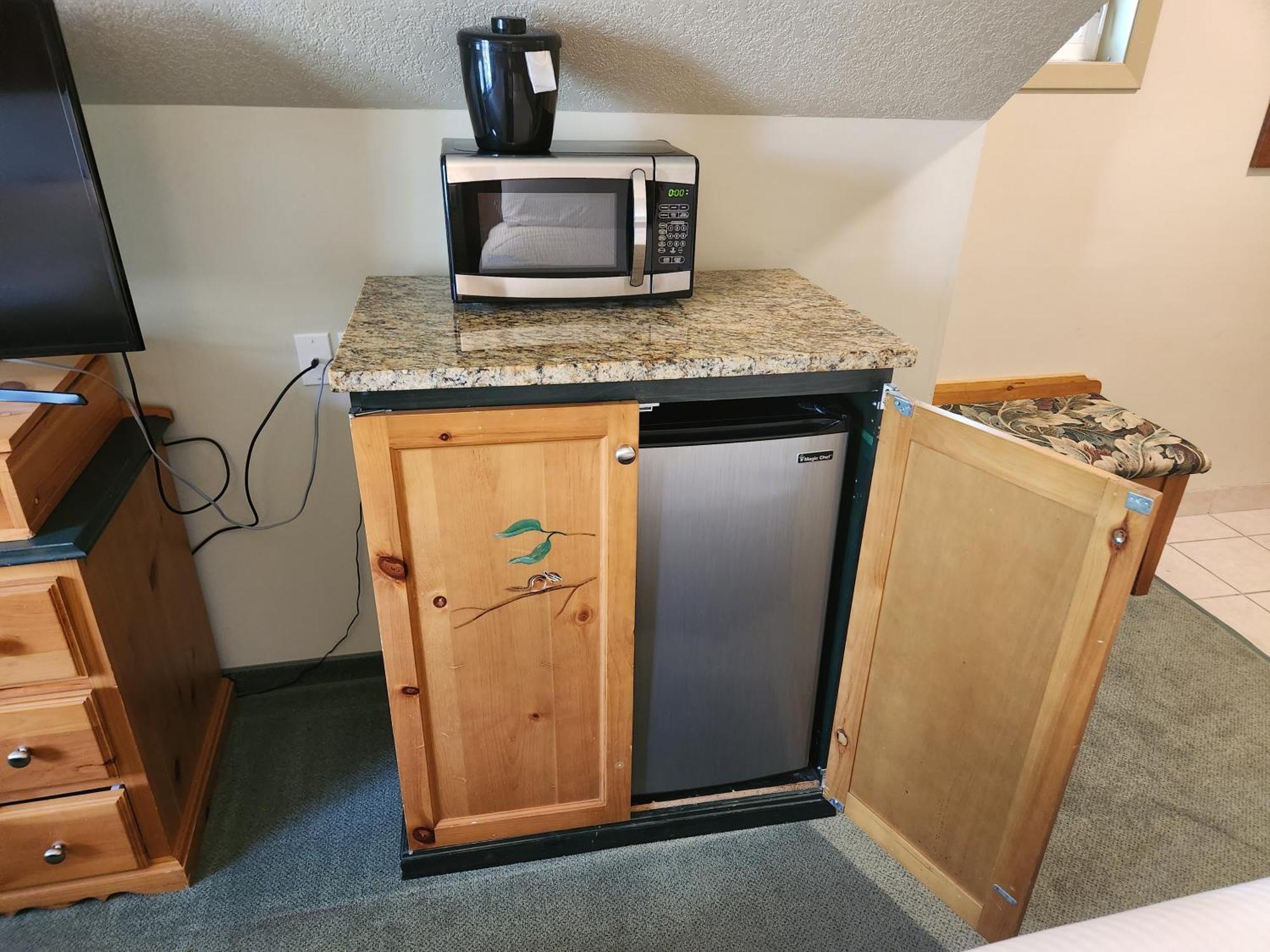 Waterton Lakes Lodge Resort Экстерьер фото