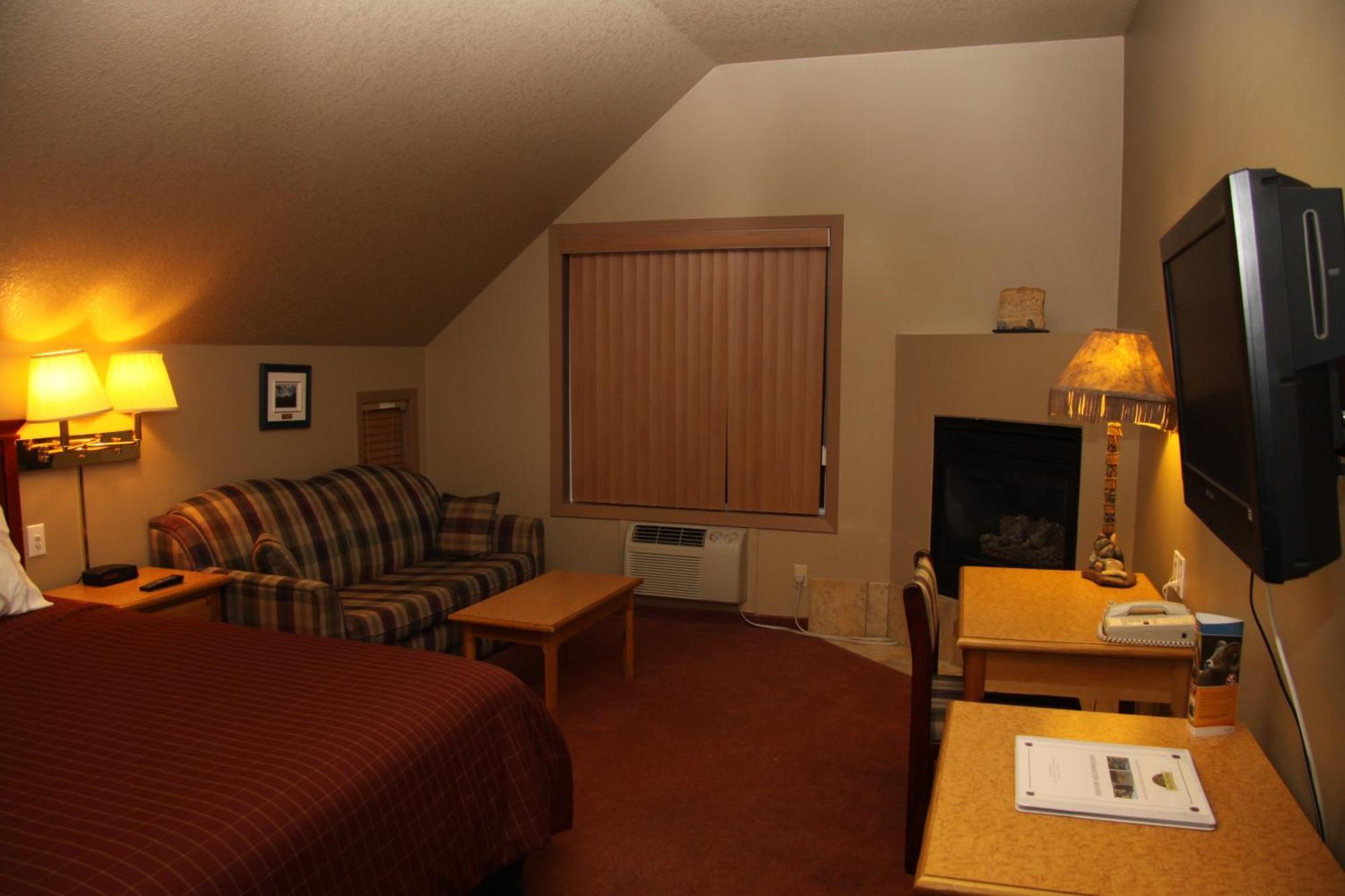 Waterton Lakes Lodge Resort Экстерьер фото