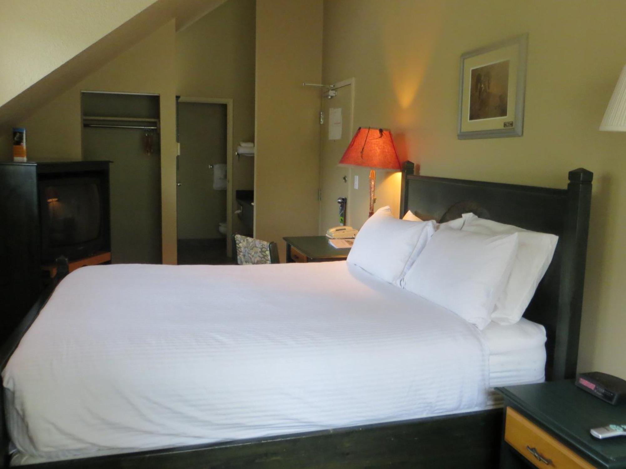 Waterton Lakes Lodge Resort Номер фото