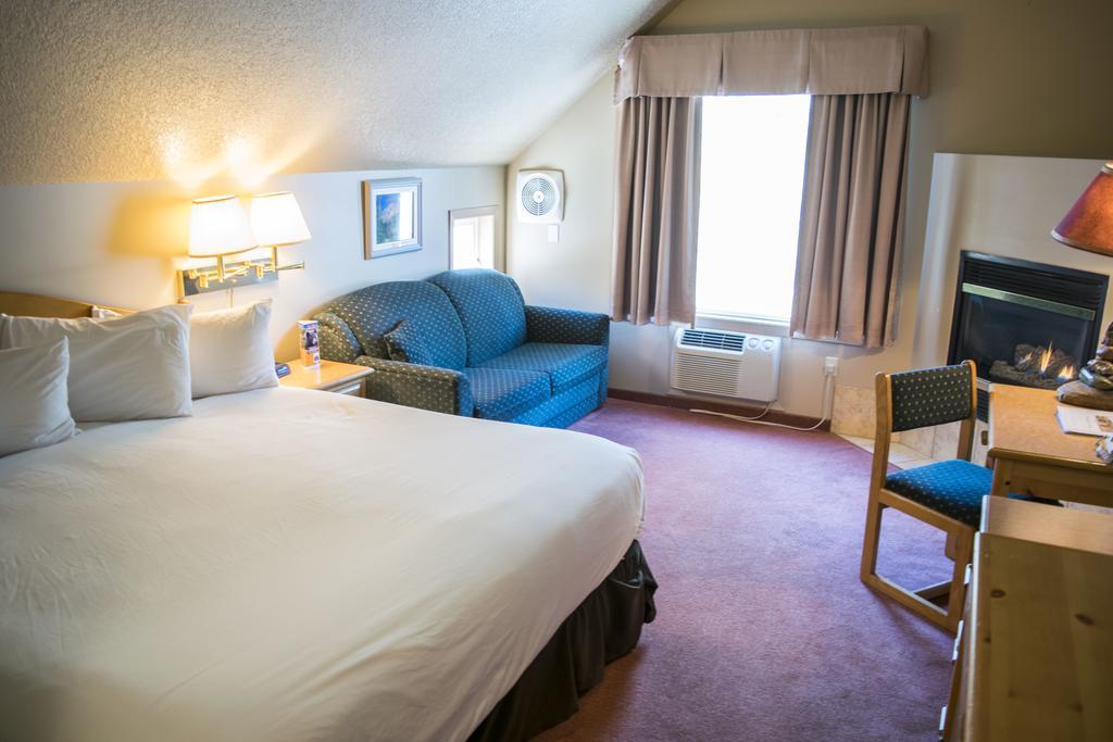 Waterton Lakes Lodge Resort Экстерьер фото