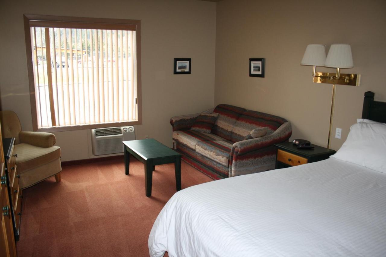 Waterton Lakes Lodge Resort Экстерьер фото