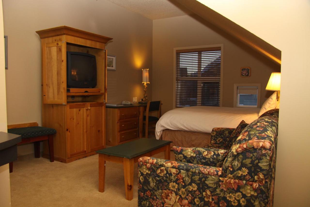 Waterton Lakes Lodge Resort Экстерьер фото