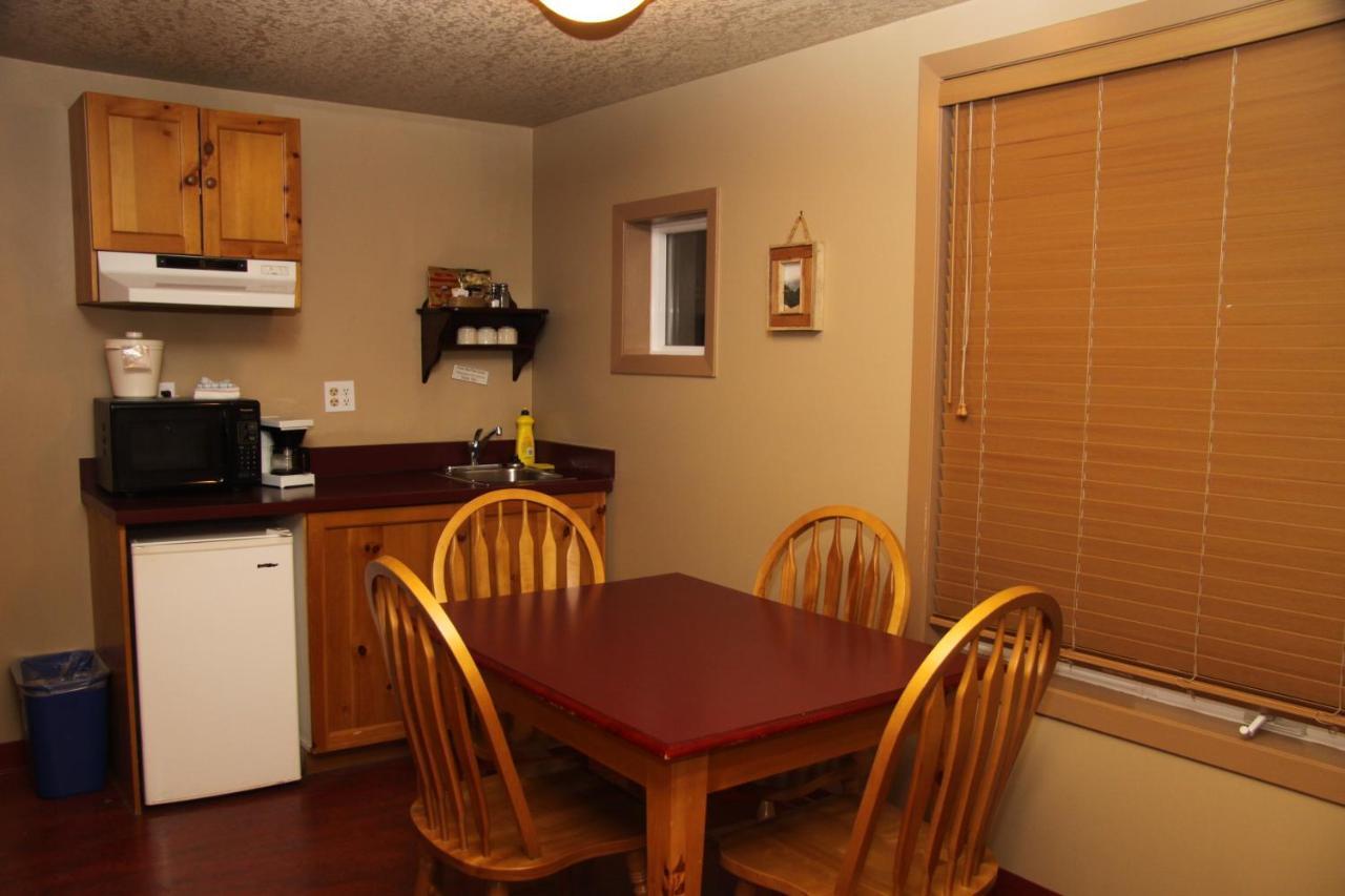 Waterton Lakes Lodge Resort Экстерьер фото