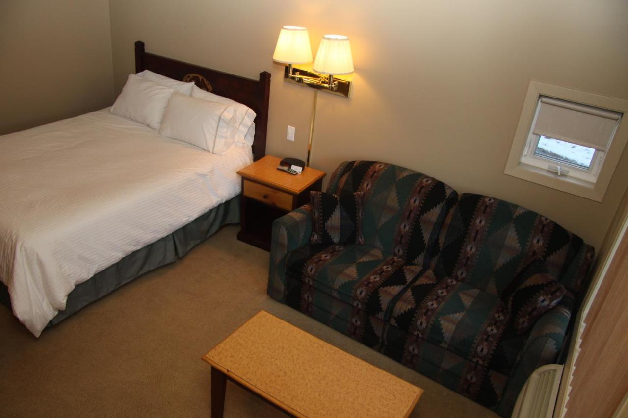 Waterton Lakes Lodge Resort Экстерьер фото